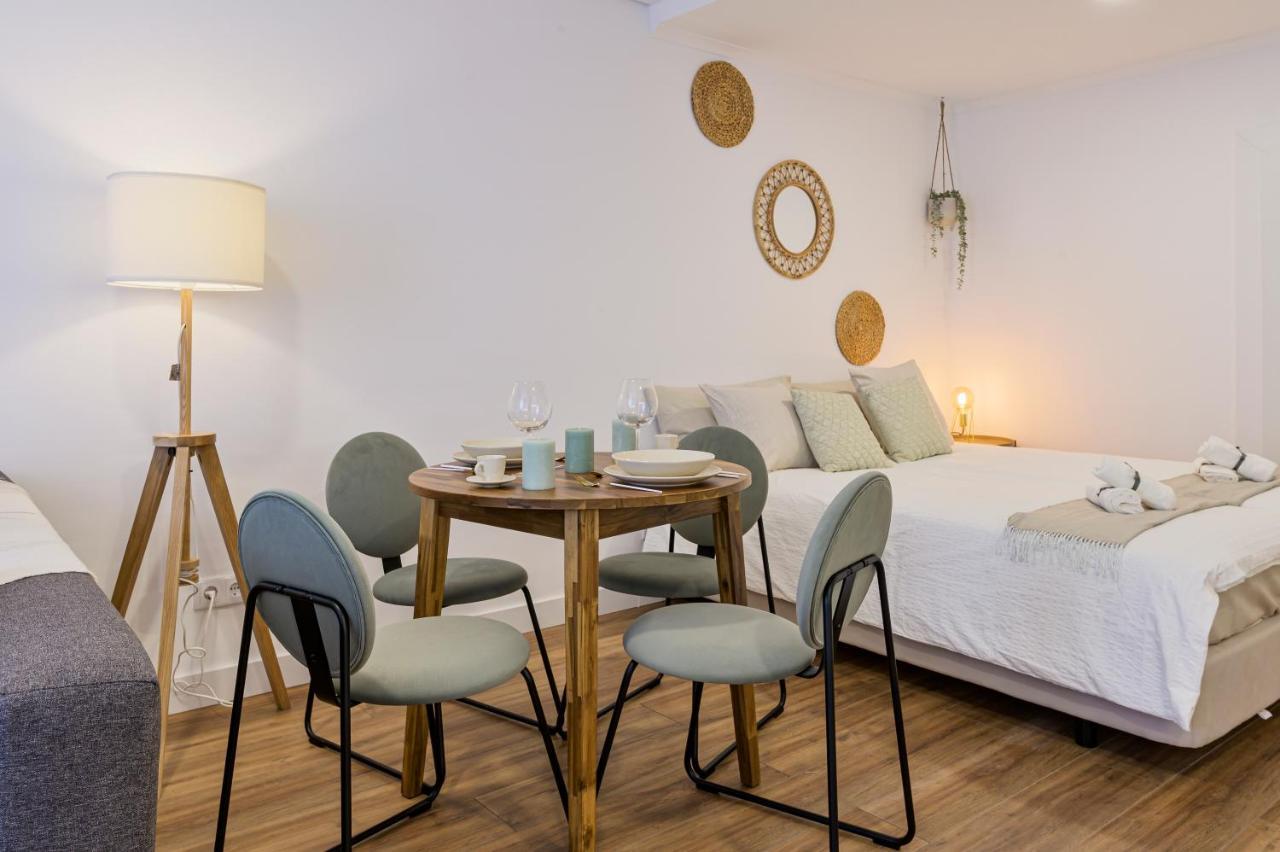 Chalet Marias - Parede Beach Apartments Kültér fotó